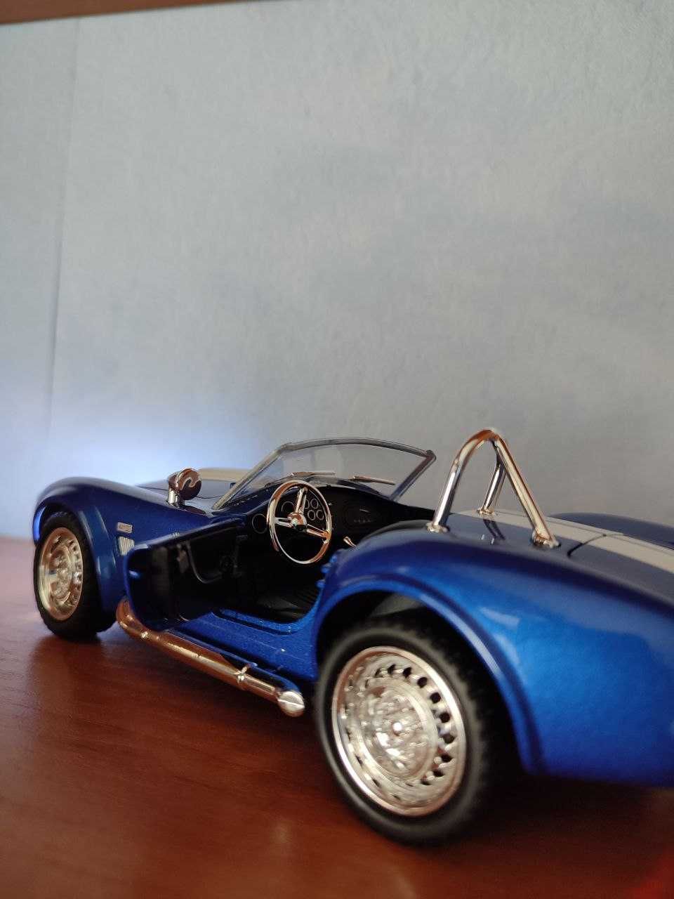 Іграшкова модель металевого колекційного авто Shelby AC 427 Cobra 1:22