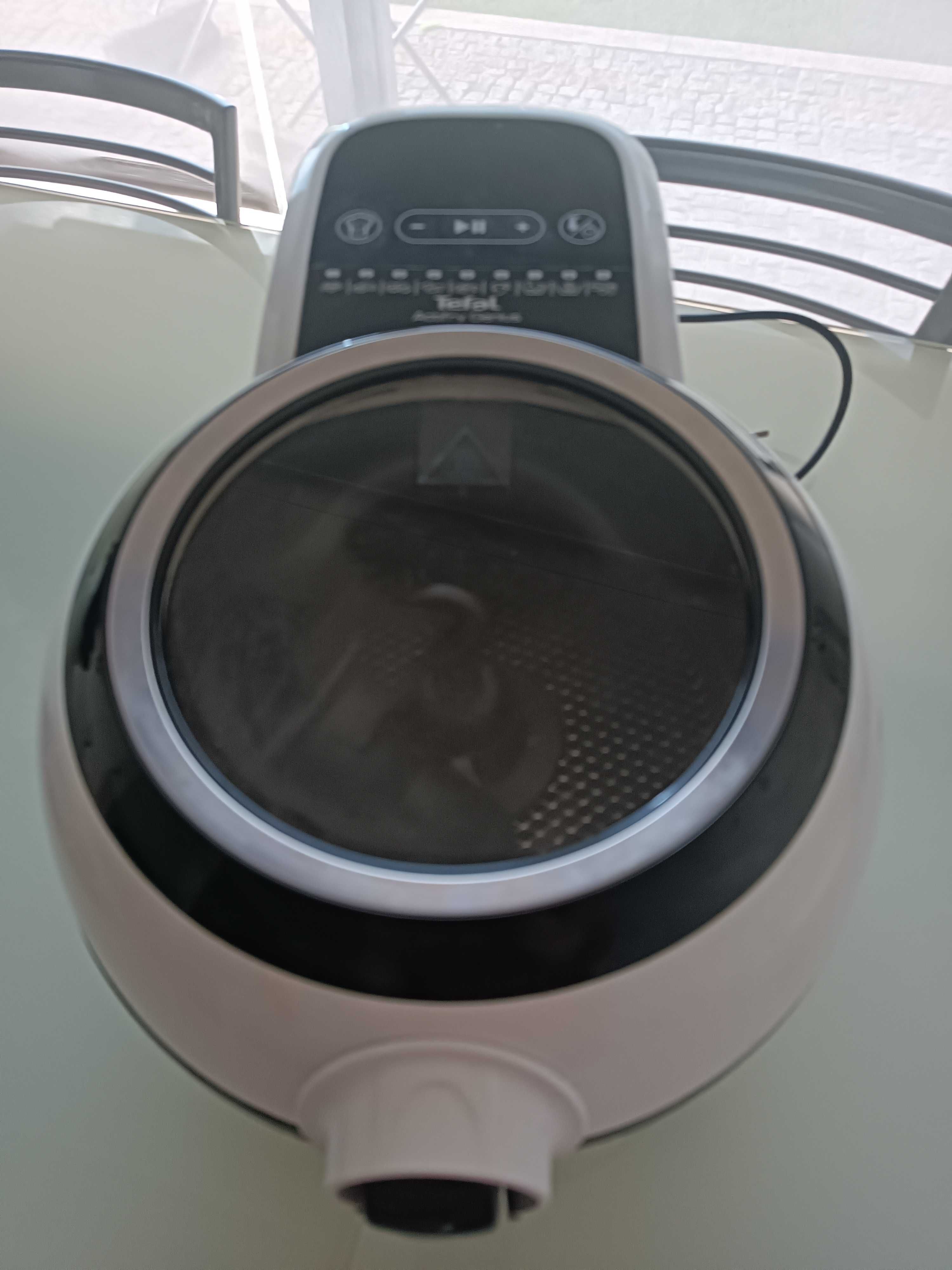 Fritadeira Tefal ActiFry Genius