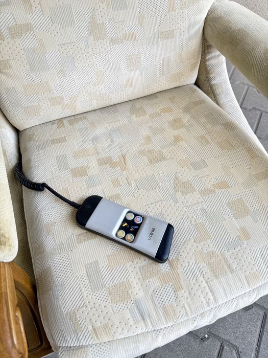 Hukla fotel geriatryczny z pionizacją na pilota rozkładany elektryczny