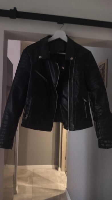 Czarna ramoneska z eko skóry