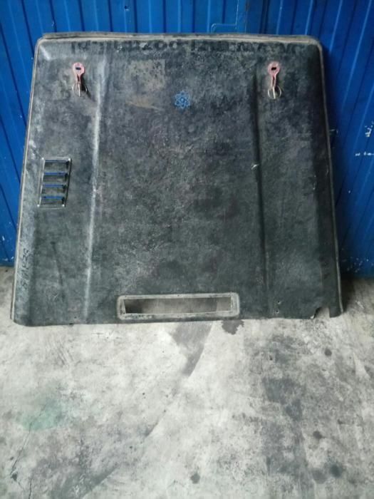 Maska Mercedes G-klasa, klapa, bardzo lekka z włókna szklanego,