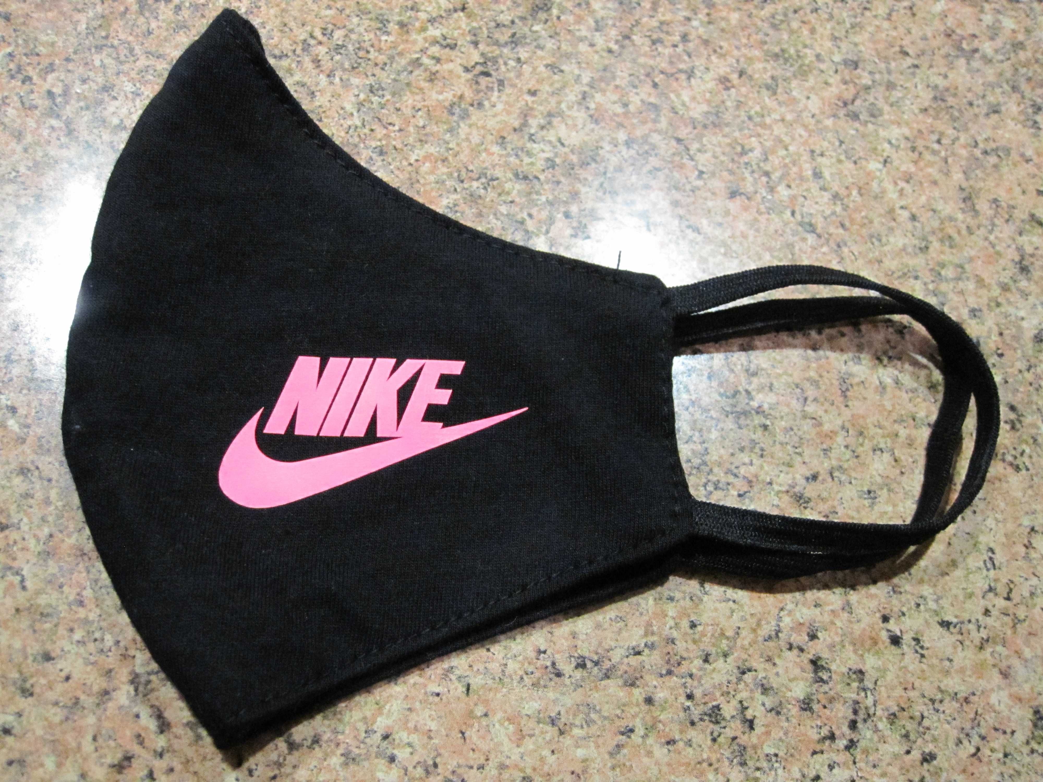 Maseczka Nike różowy nadruk