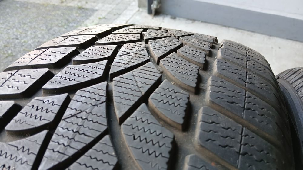 235/50/19  Opony Zimowe Dunlop Sp Winter Sport  2020rok  6mm
