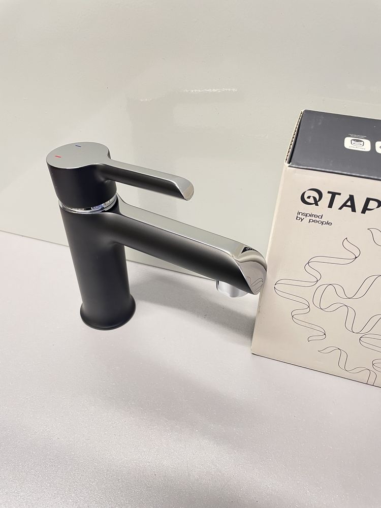 Змішувач на умивальник змішувач для раковини Qtap Чехія черний/хром