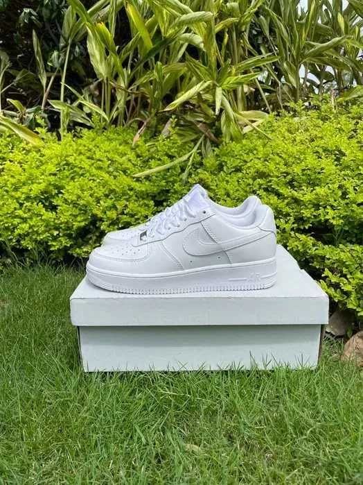 Buty meskie Mokasyny Nike_Air_Force_1_Low_07_White R.40