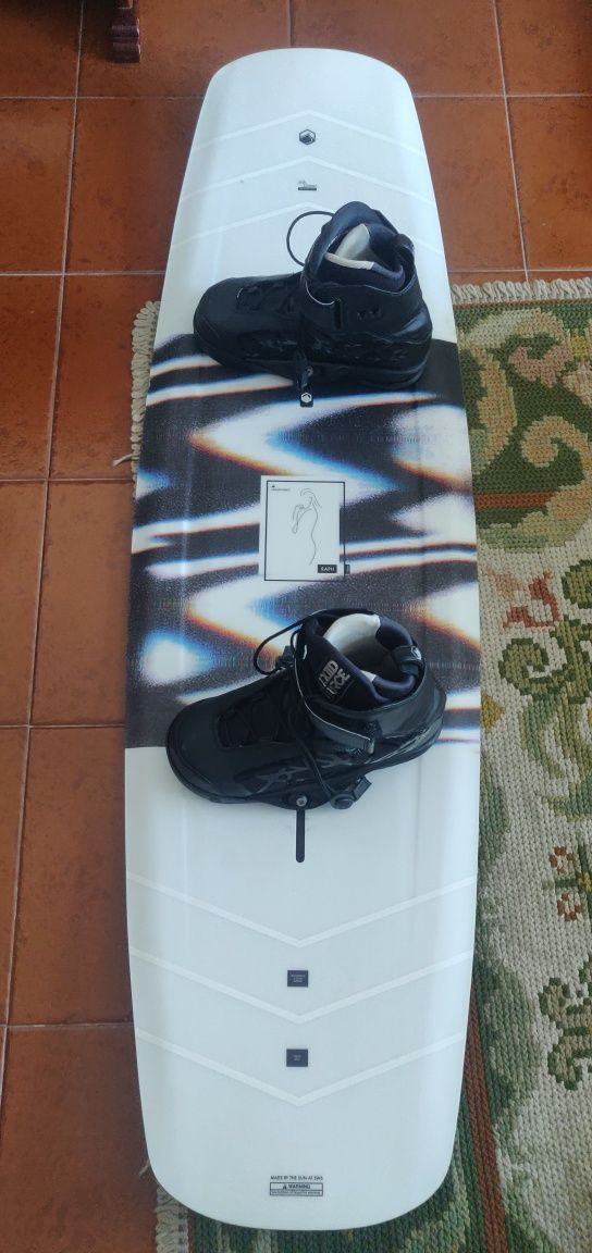 Wakeboard conjunto LF raph 152cm +  LF 4D Flex