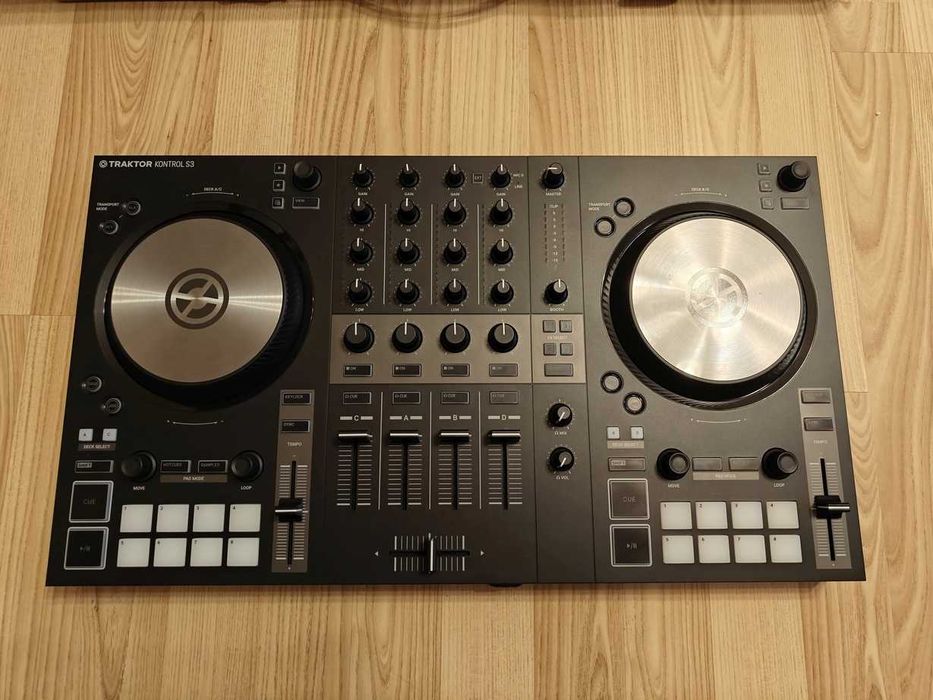 Native Instruments Kontrol S3 mikser