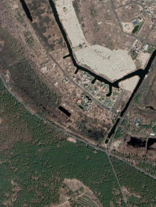 Продажа земли в Плютах. Есть озера. Обуховский район.