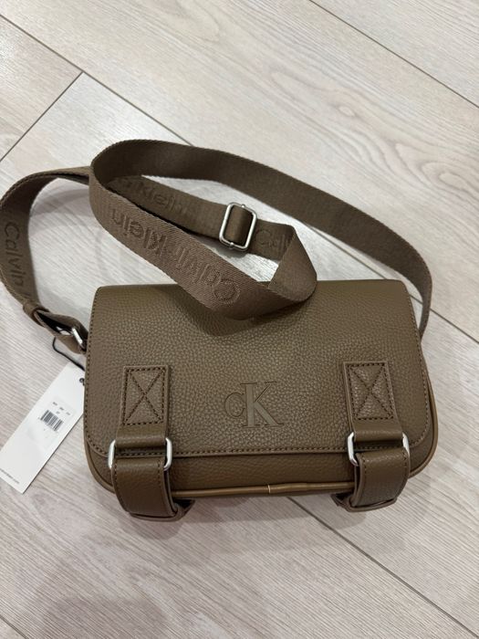 Сумка Calvin Klein в оригінальному  кольору кави з молоком