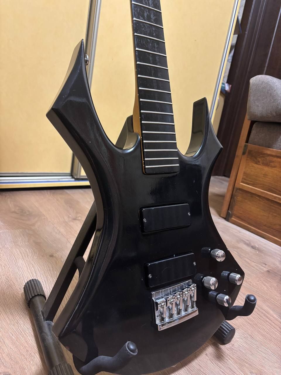 Бас гітара Warlock custom 5 струн