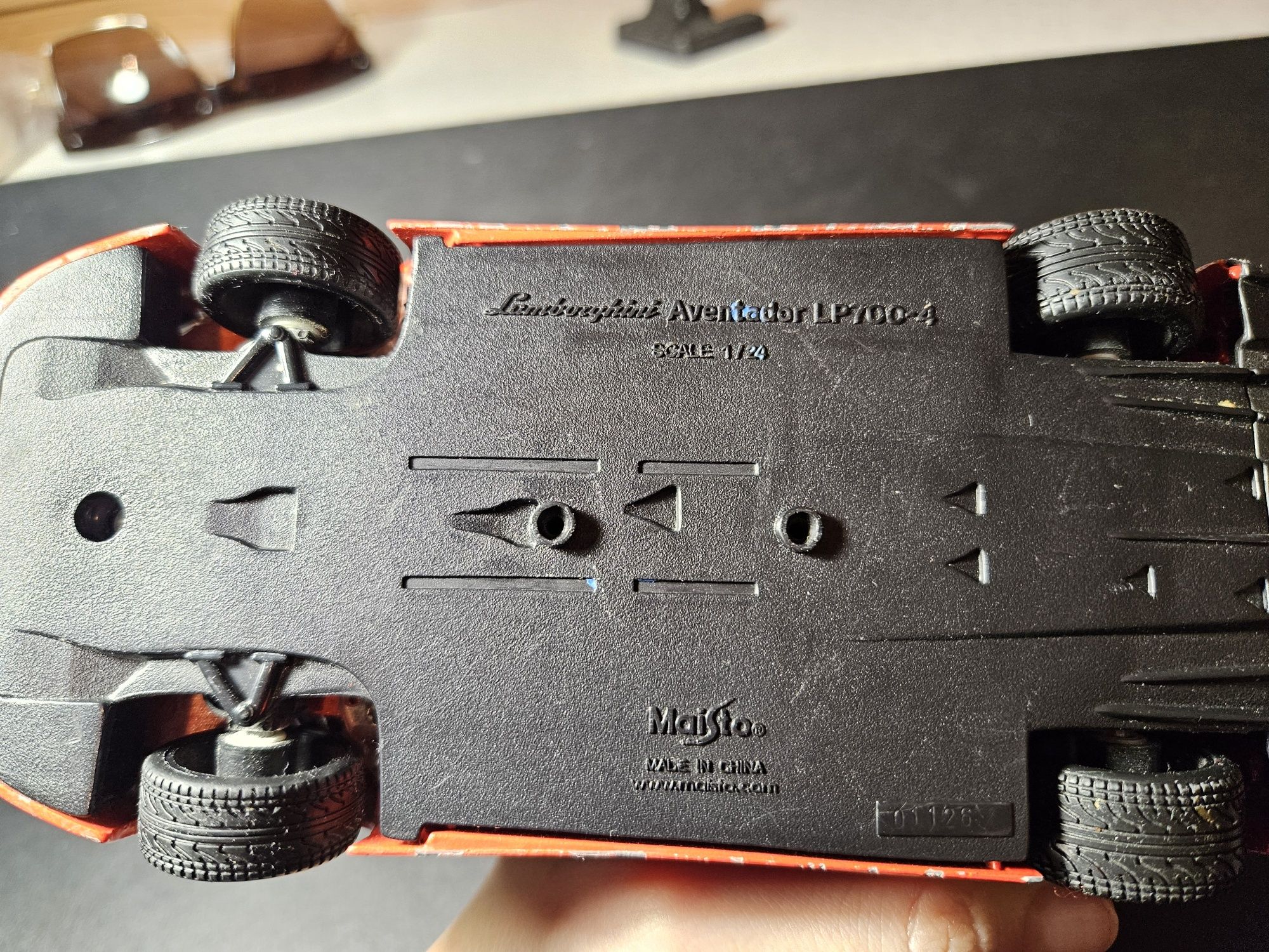 Model Maisto Lamborghini Aventador 1:24