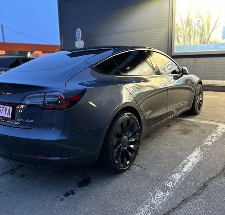 Аренда Tesla model 3 2022