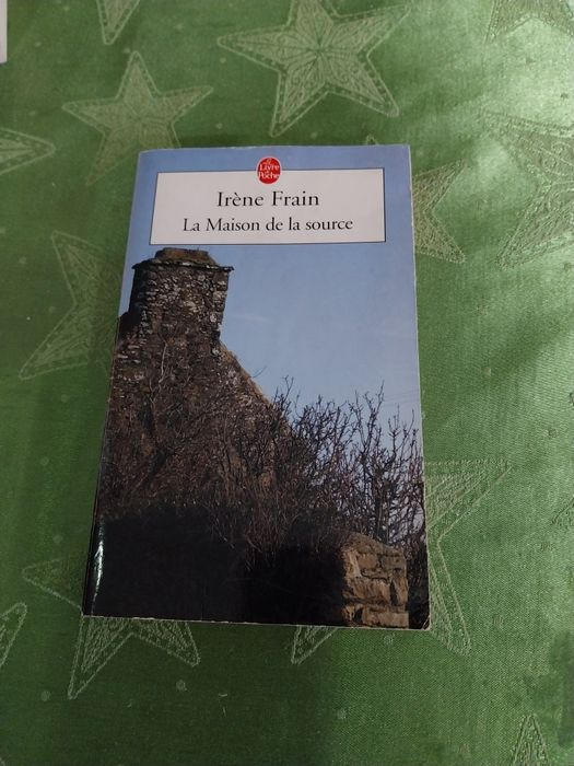 La maison de la source. Portes incluídos