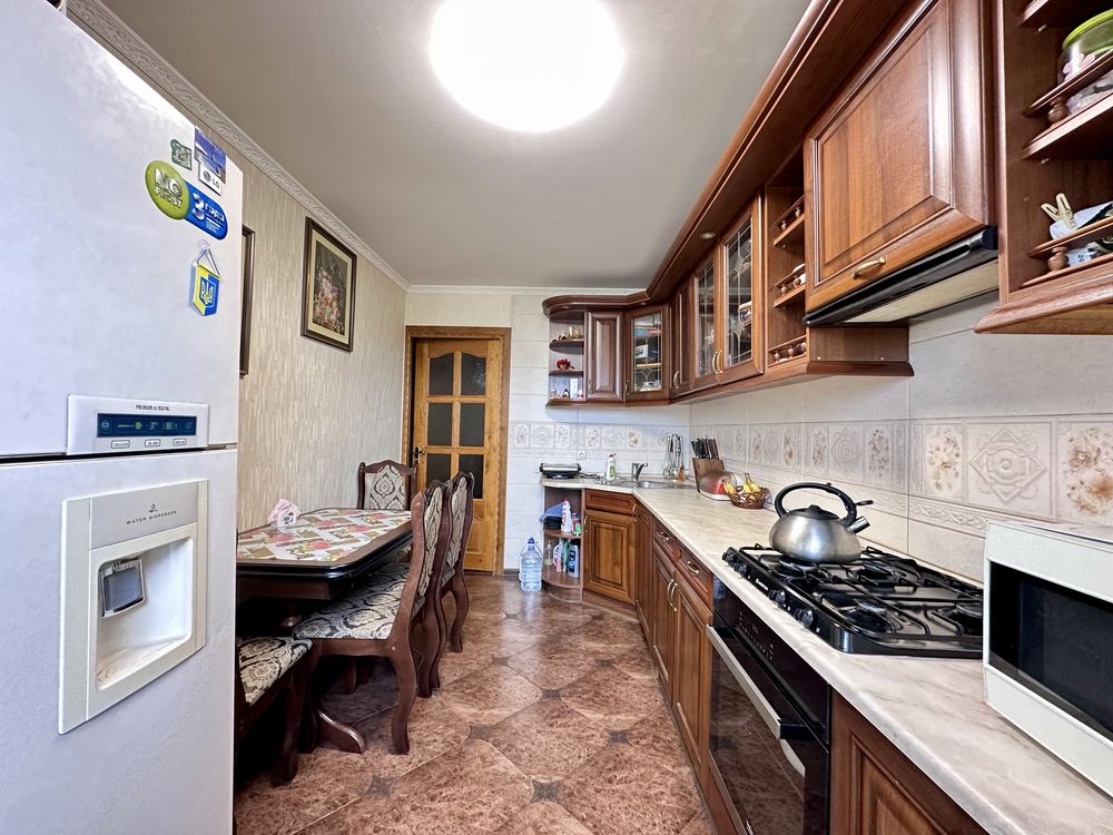 Продаж 2 кім. по вулиці Брацлавська