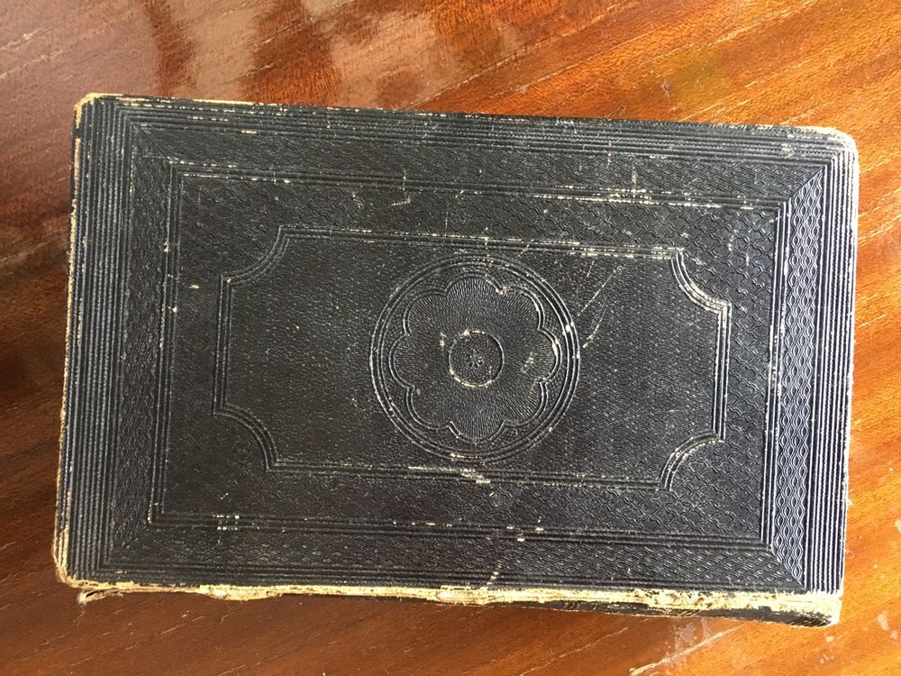 Biblia antiga, de 1850