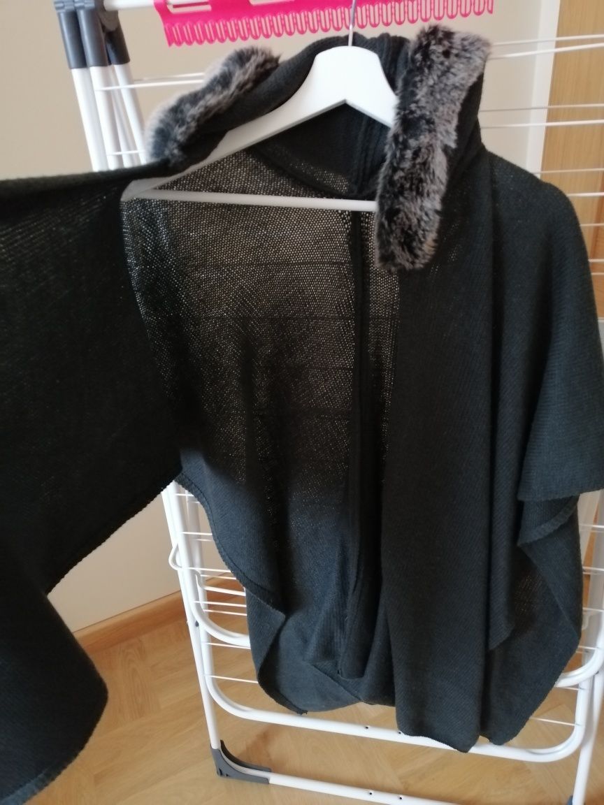 Ponczo damskie w rozmiarze 38 /42 z futrzany kapturem lindex