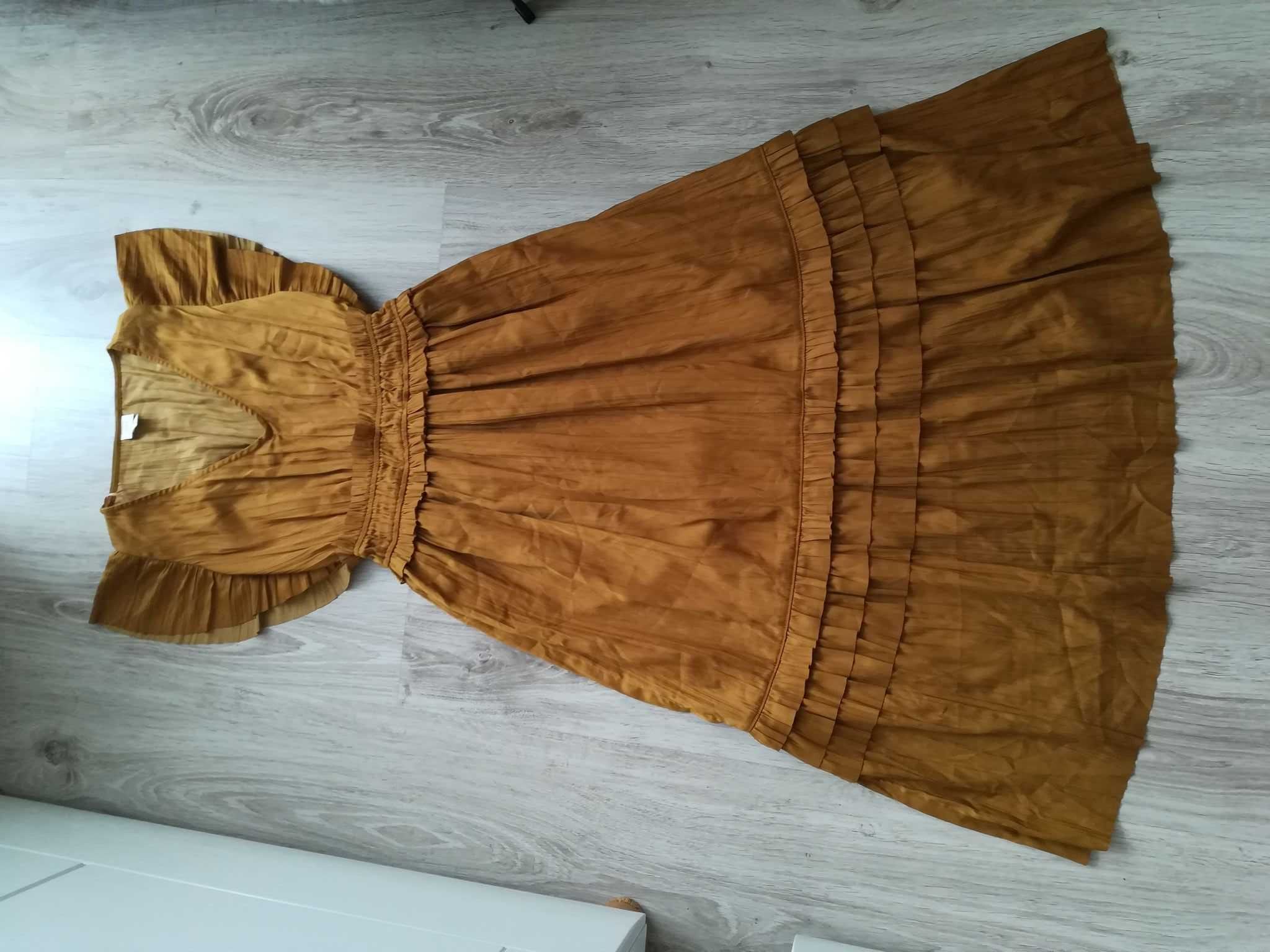 Złota sukienka Roan z falbanami Ryn Talulach na komunię / wesele