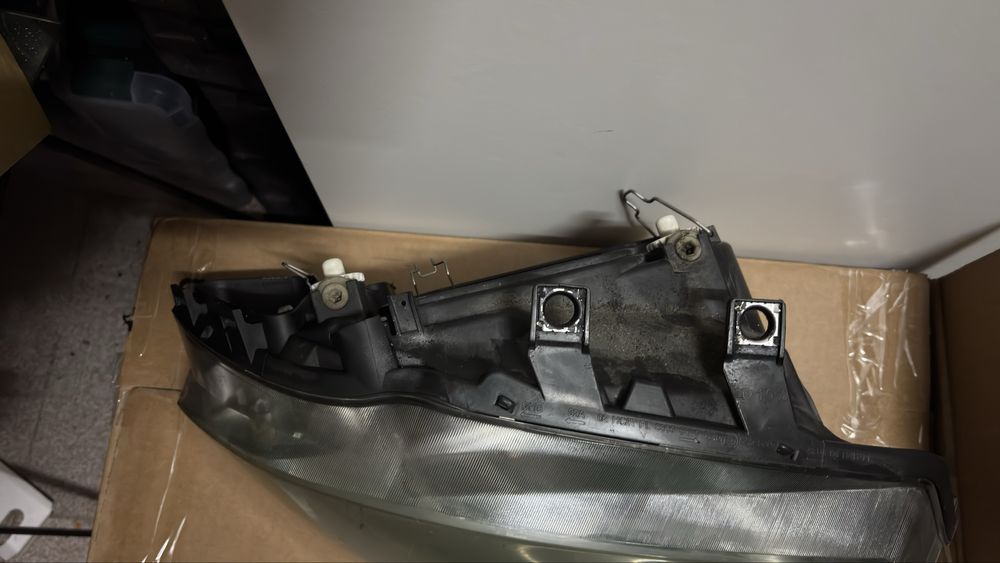 Farol Seat Ibiza ano 2003