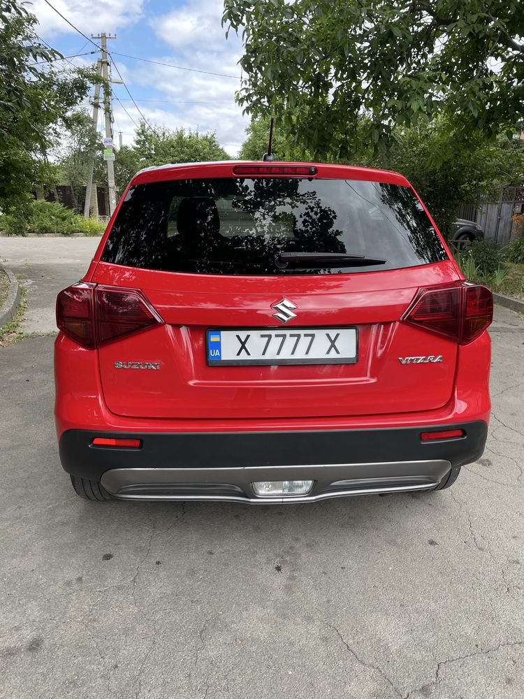Продам Suzuki Vitara 2019 года идеал по хорошей цене