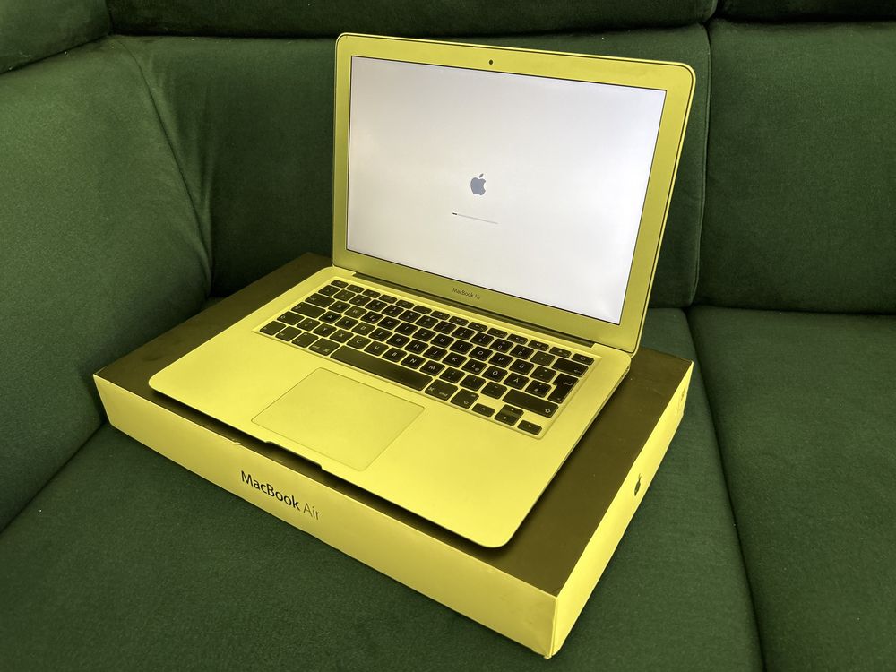 MacBook Air 13 A1369 C2D 2GB 128GB SSD El Capitan