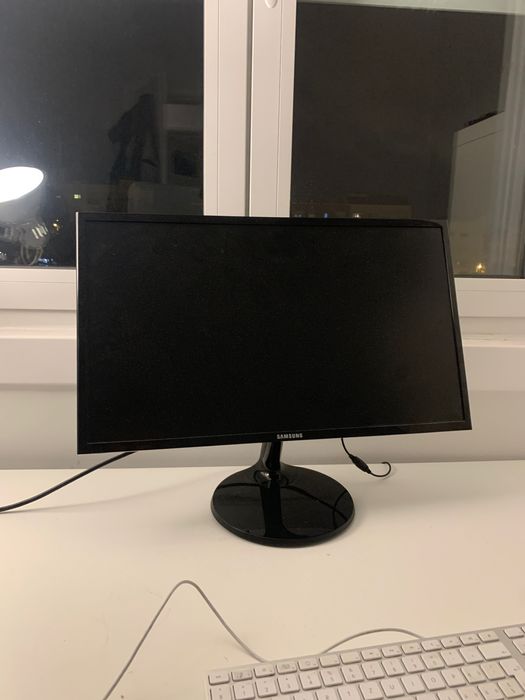 Monitor Samsung 62 cm HD