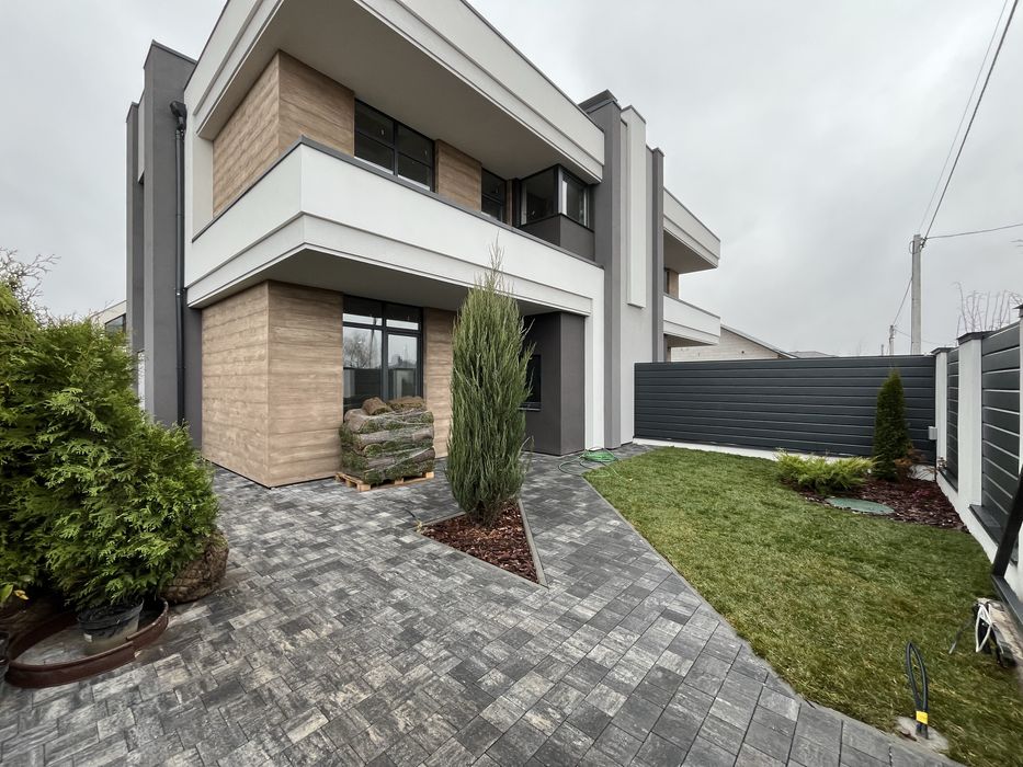 Сучасний дуплекс 136 кв.м, 3 сотки. Залишилась 1 половинка