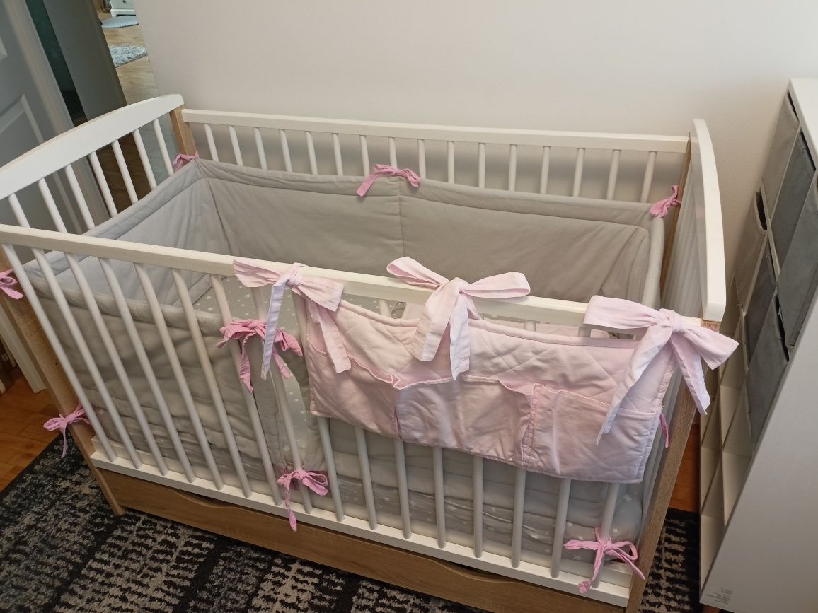 Ochraniacz i prześcieradło do łóżeczka ręczniki niemowlęce