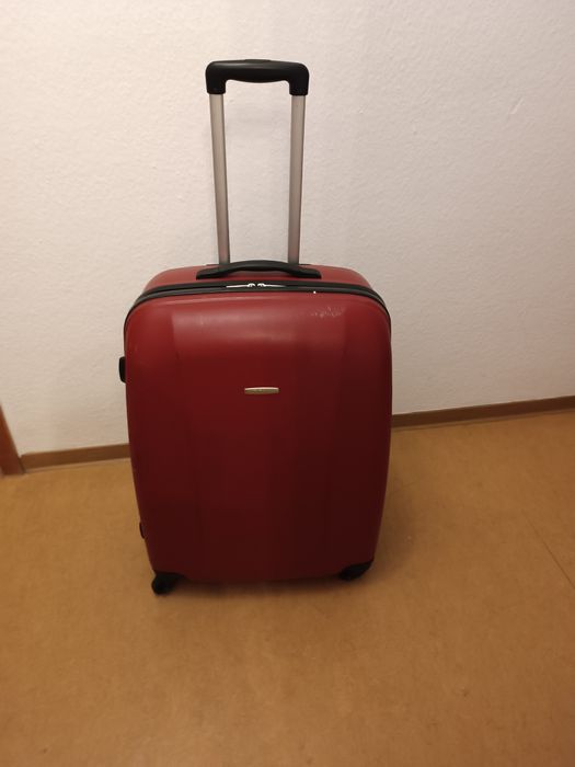 Пластиковый чемодан ,большой- 65*46*30см