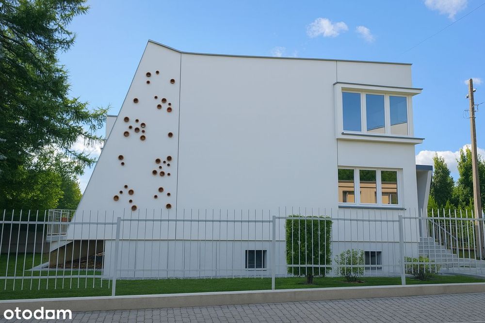 Unikalny dom wolnostojący znanego projektanta w centrum Czeladzi. Edit