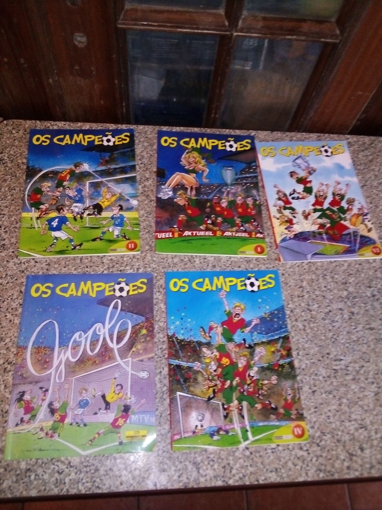 Conjunto de Banda Desenhada Os Campeões