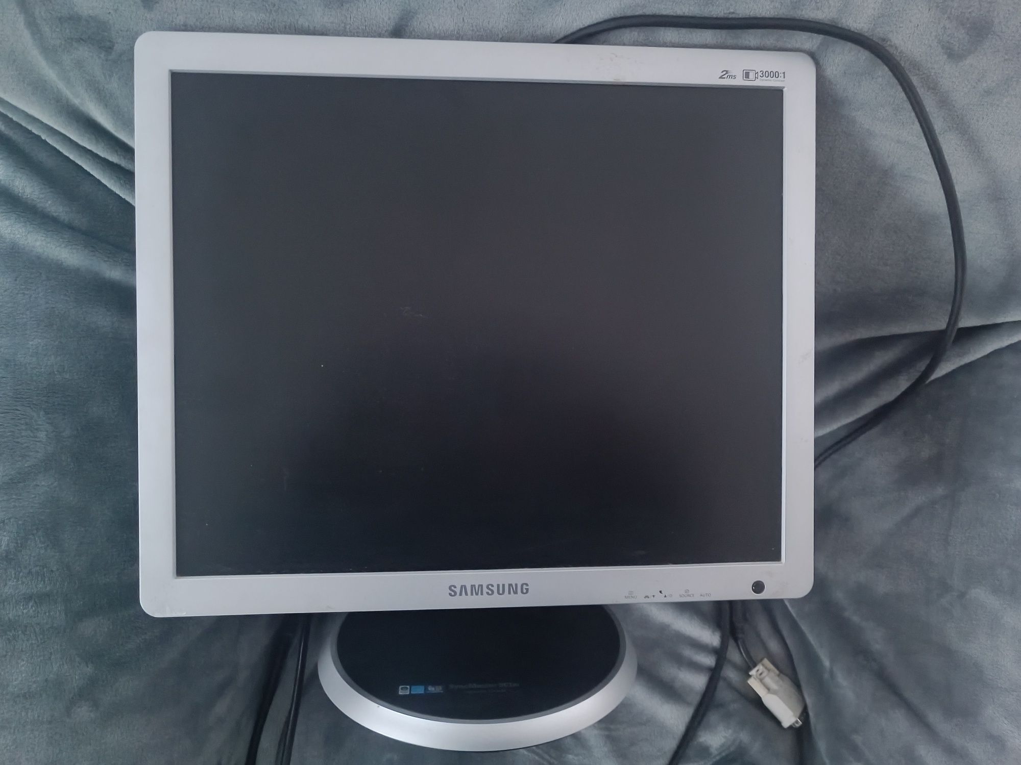 Монитор SAMSUNG 19