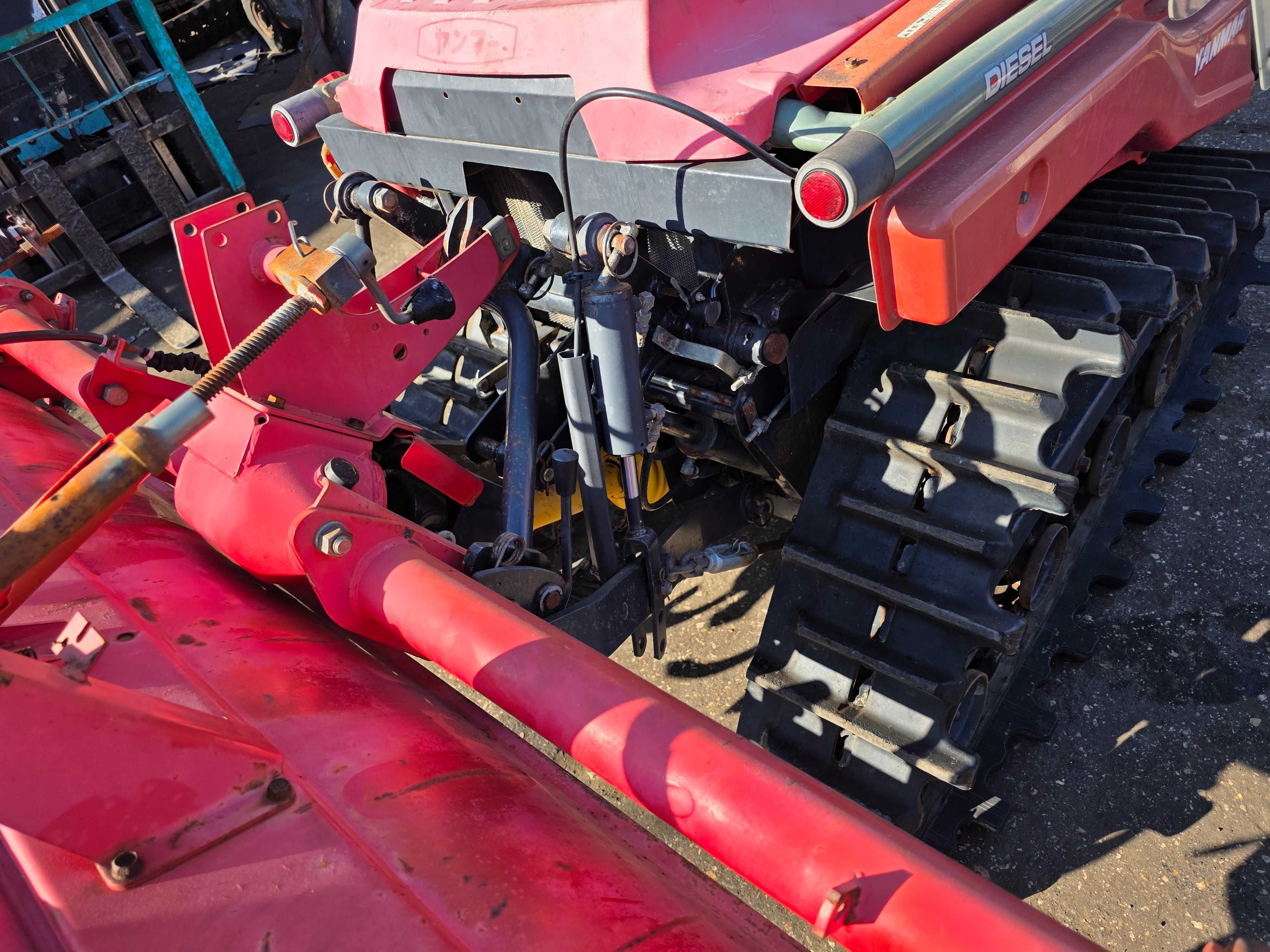 Міні-трактор гусеничний з кабіною YANMAR AC-18