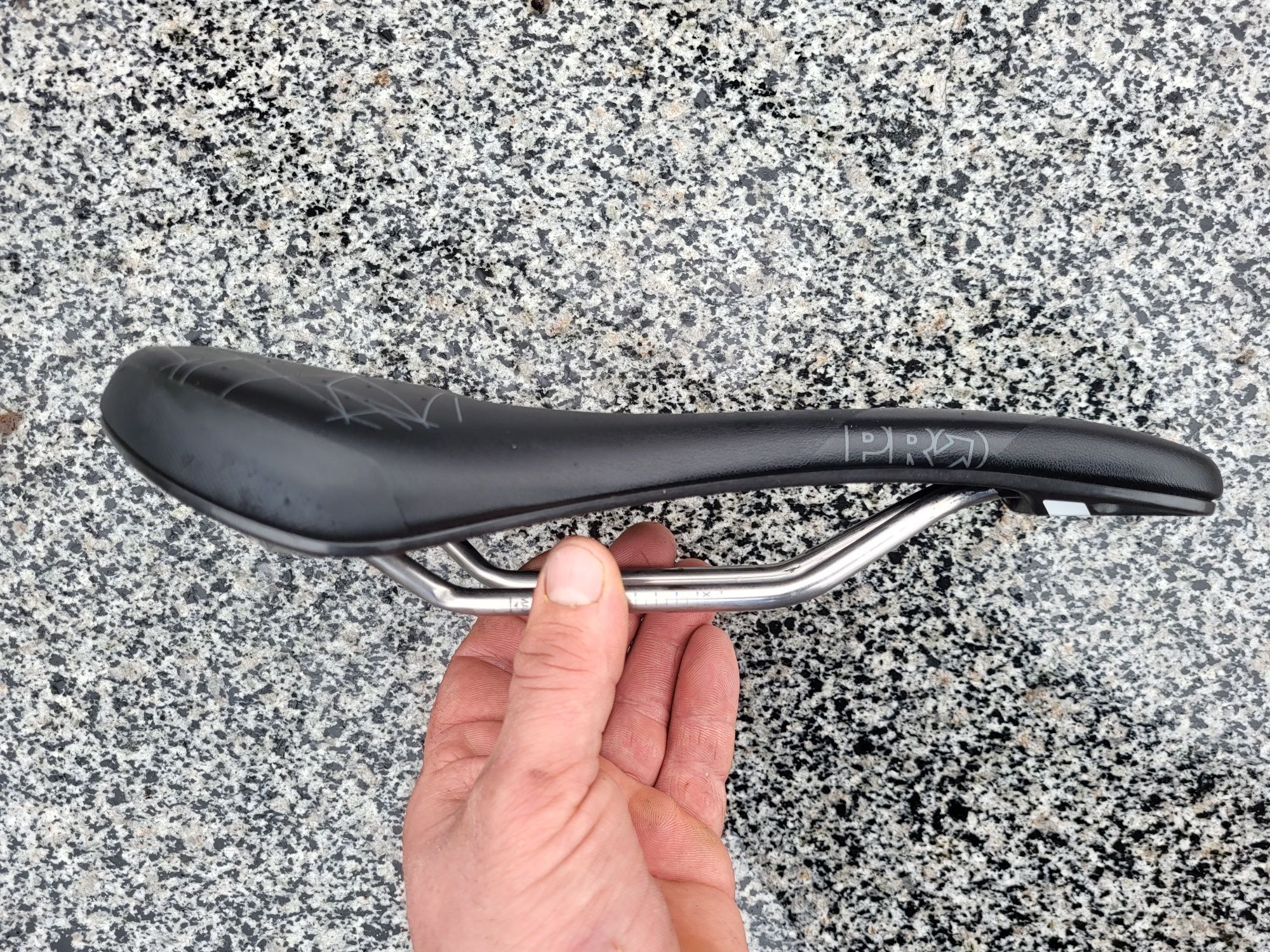 E bike Сідло PRO Volture, чорне, 142 mm