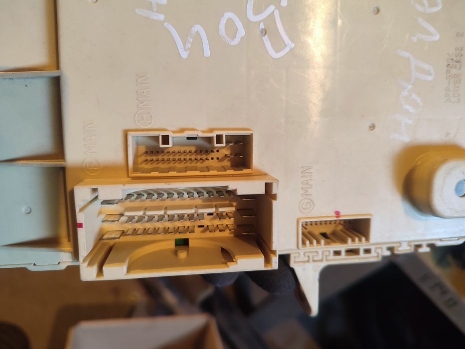 Блок запобіжників предохранителей салона Хундай Елантра МД Кіа Церато