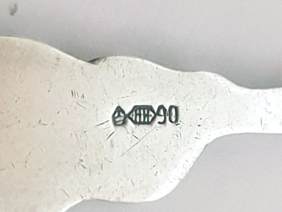 Lindissimo antigo empurrador de papas padrão gato com banho em prata