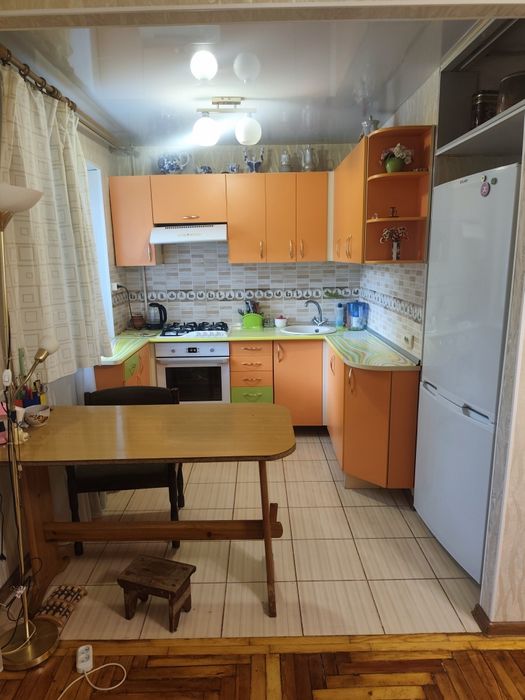Продам 3х кімнатну квартиру на правому березі, вул. Рельєфна