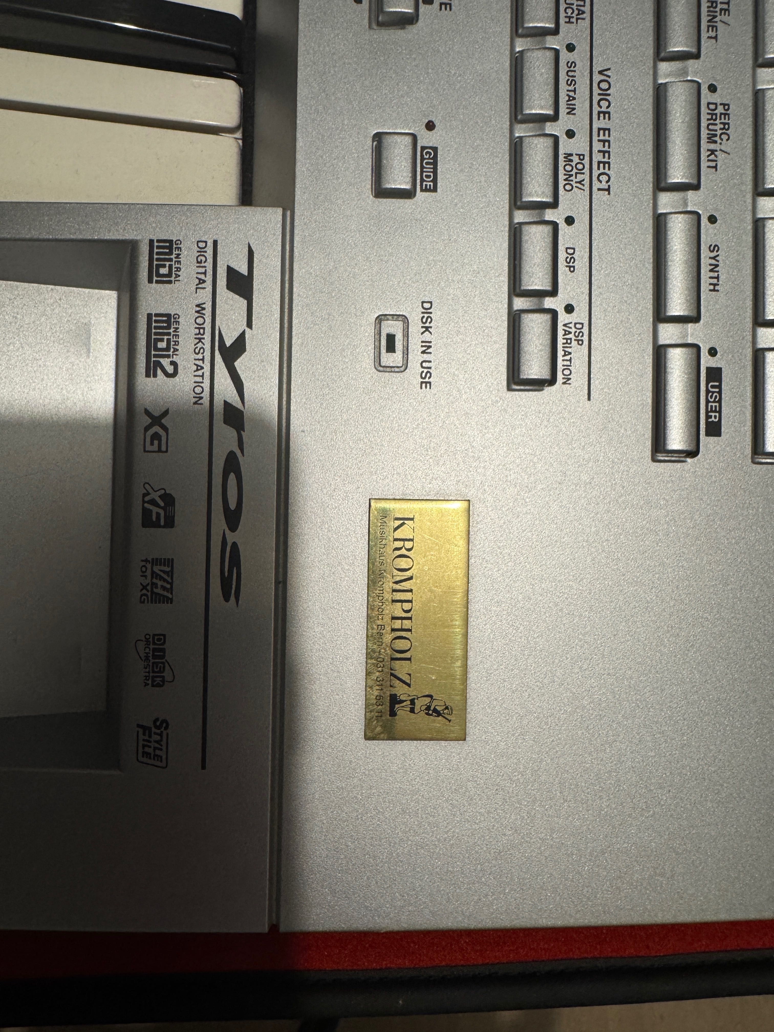Piano Yamaha Tyros 1