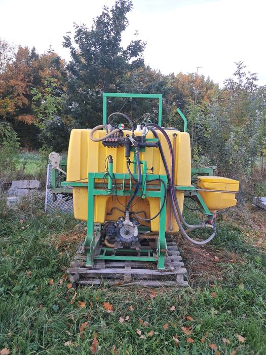 Opryskiwacz 900l 15m