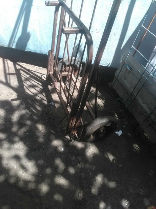 Продам тележку хорошую можно нормально загрузить