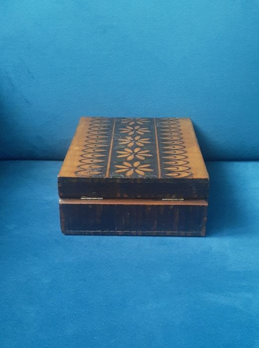 Drewniana szkatułka pudełko organizer na biżuterię akcesoria