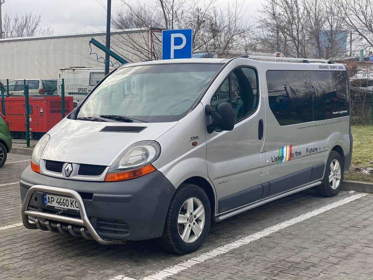 Renault Trafic довга база 2006 року випуску. 1.9 турбо дизель, пасажир