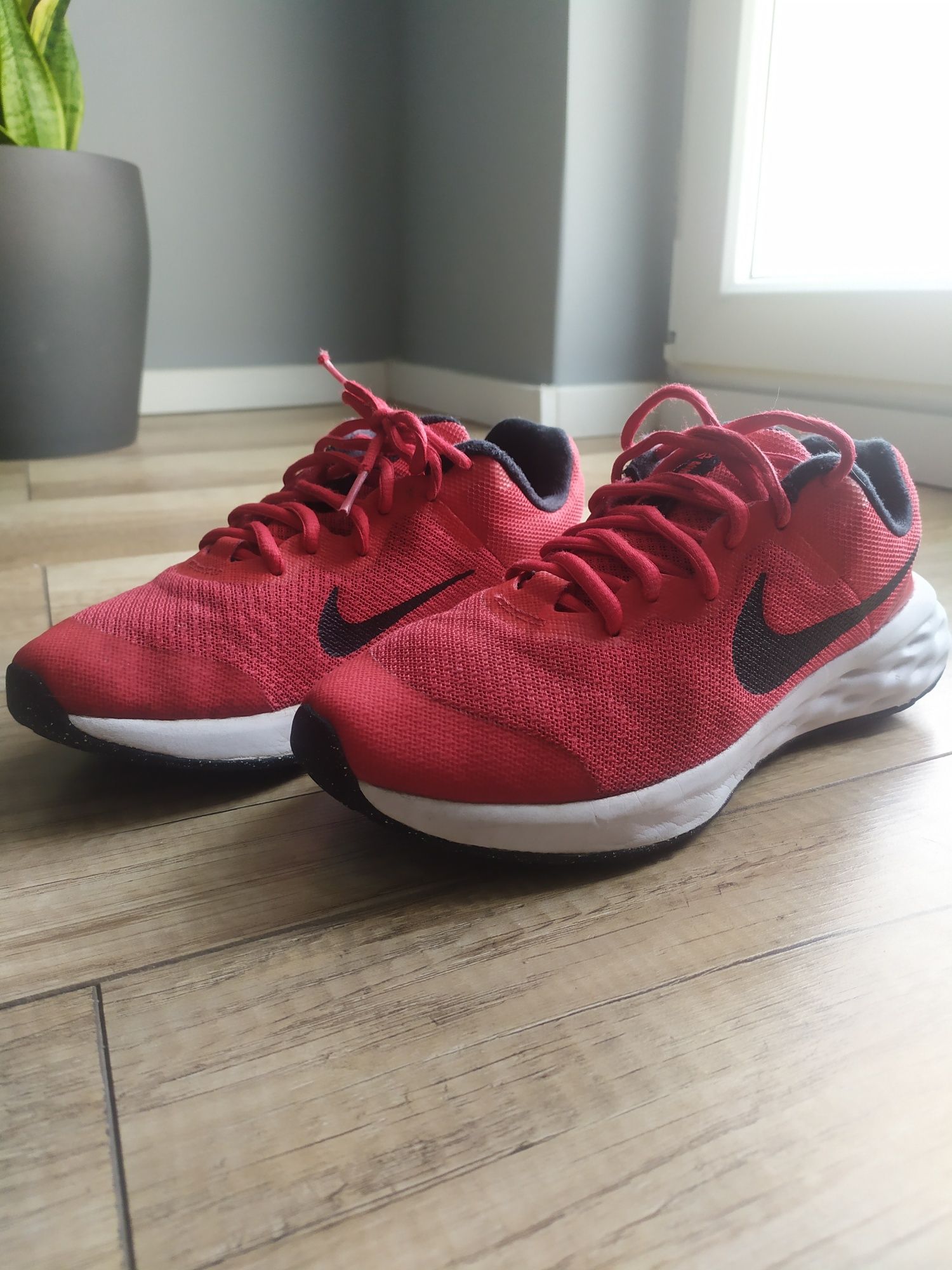 Buty chłopięce Nike rozmiar 36