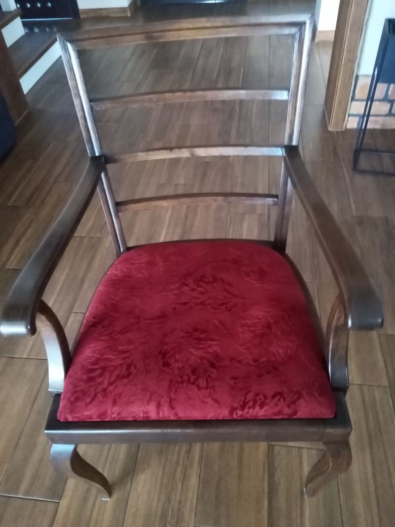 Krzeslo stylowe po odnowieniu