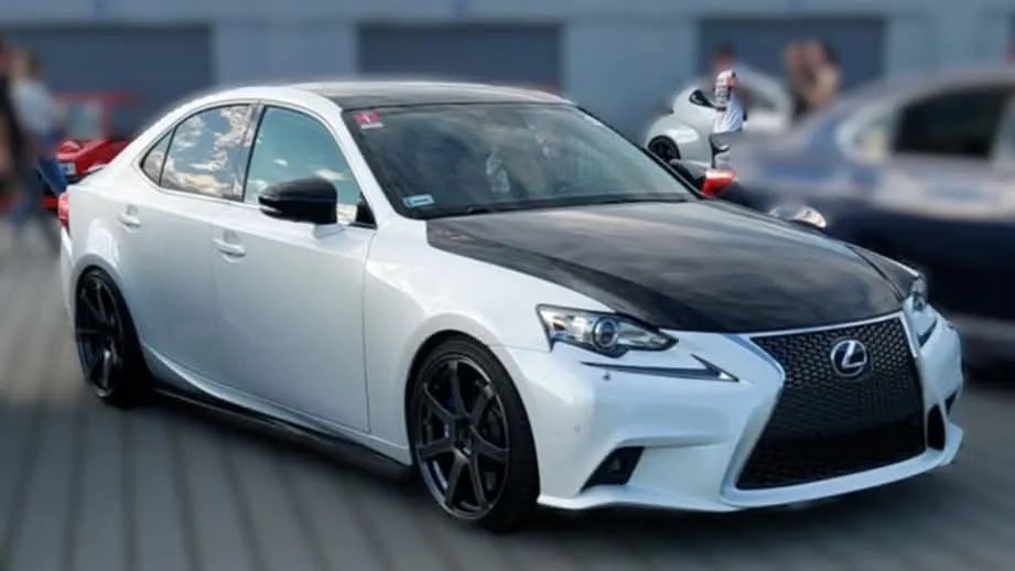 Lexus IS