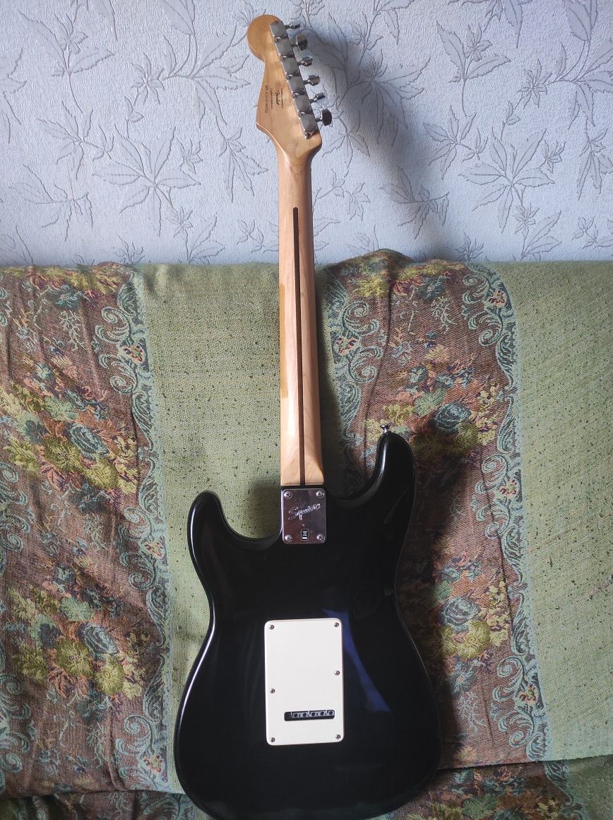 Електрогітара Fender Squier Bullet Stratocaster (стратокастер)