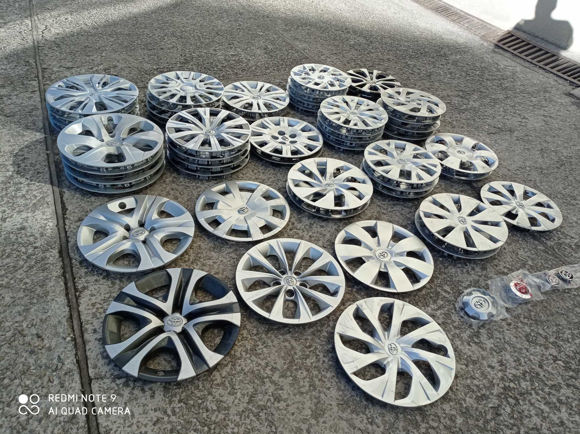Ковпаки 14-17 Toyota Auris Corolla Yaris CAMRY Prius Rav4 оригінал