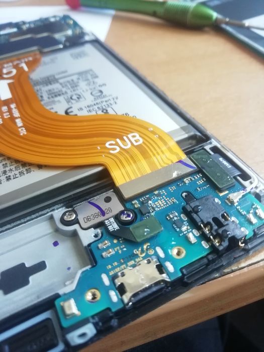 Ремонт мобільних телефонів, автомагнітол, электросамокатів,