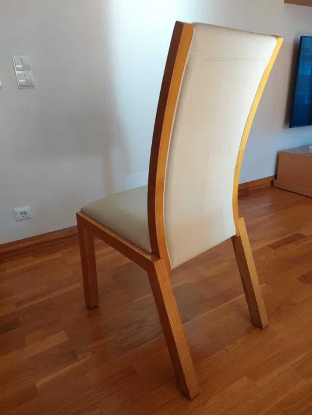 Cadeiras de sala em pele e carvalho