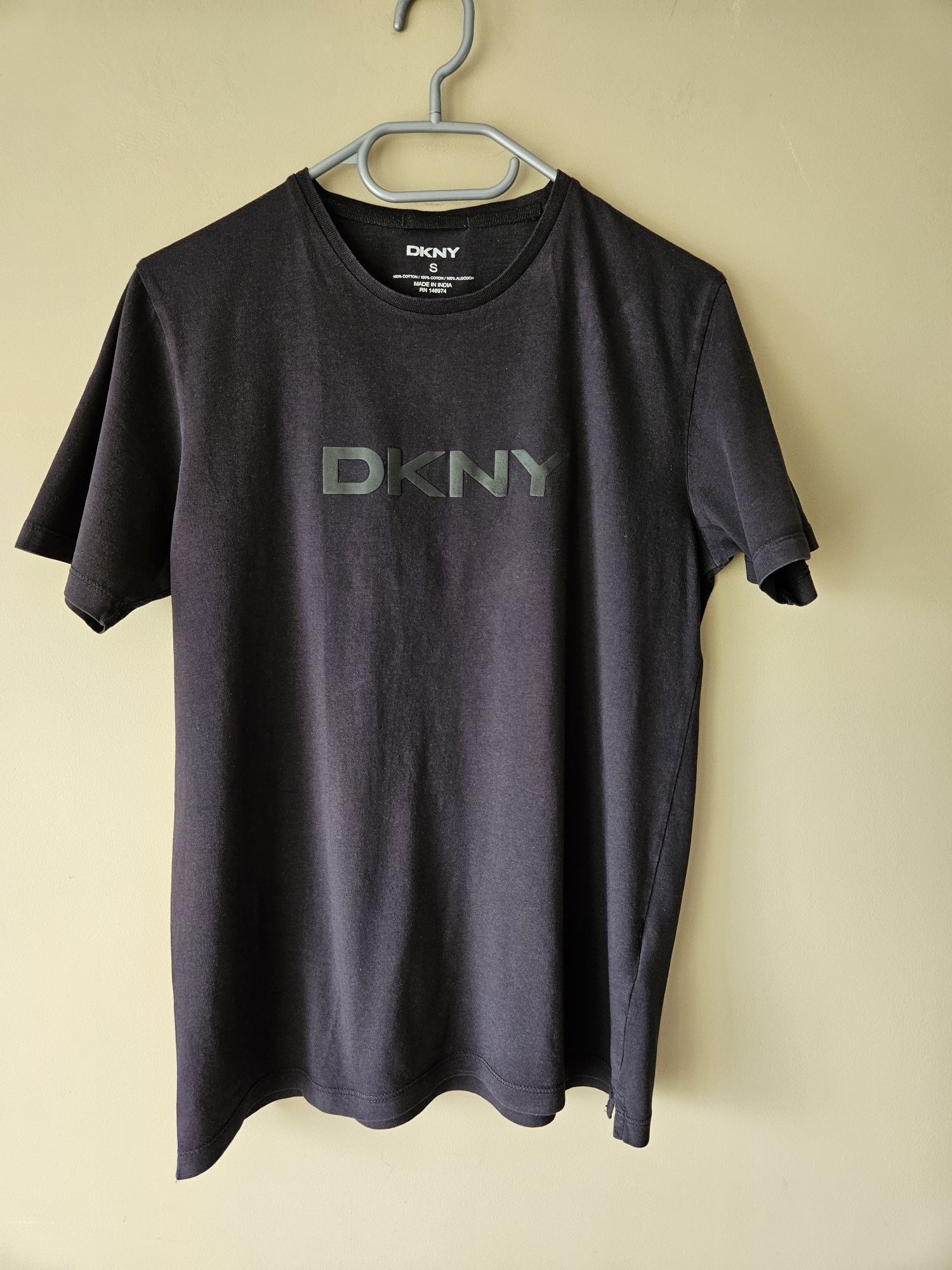 DKNY t-shirt rozmiar S