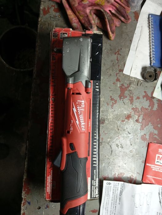 Milwaukee 2564-20.Безщітковий кутовий гайковерт тріскачка 3/8 MILWAUKE